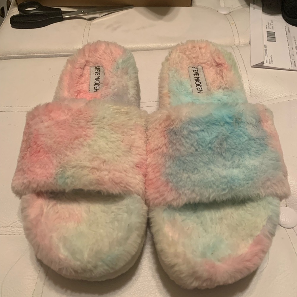 Steve Madden Platform Fuzzy Slides - 8 - image 1